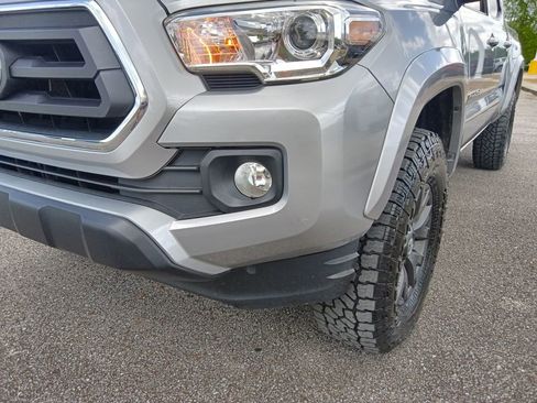Used 2021 Toyota Tacoma SR5 w/ Technology Package AWD/4WD image 9