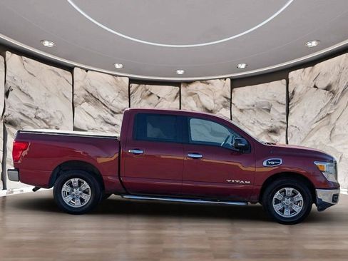 Used 2017 Nissan Titan SV RWD image 33