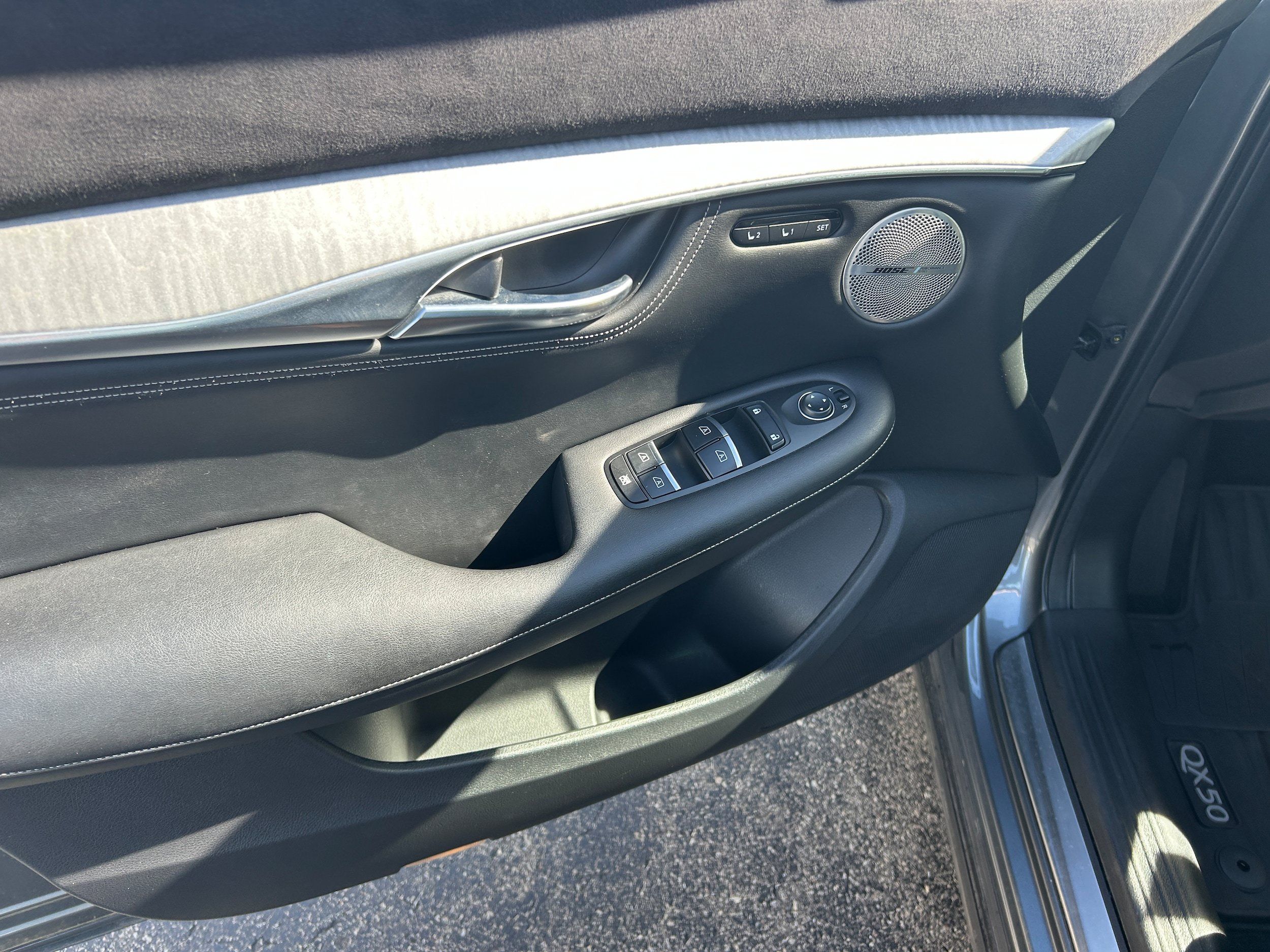 Used 2019 INFINITI QX50 Essential w/ Sensory Package AWD/4WD image 6