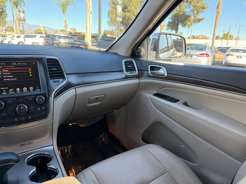 Used 2015 Jeep Grand Cherokee Limited image 22