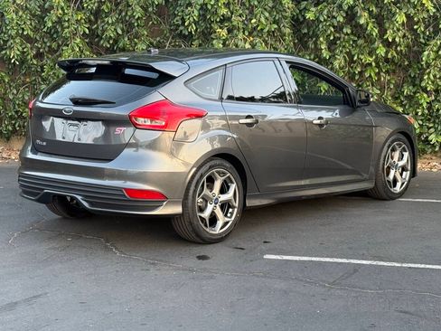 Used 2016 Ford Focus ST FWD image 8