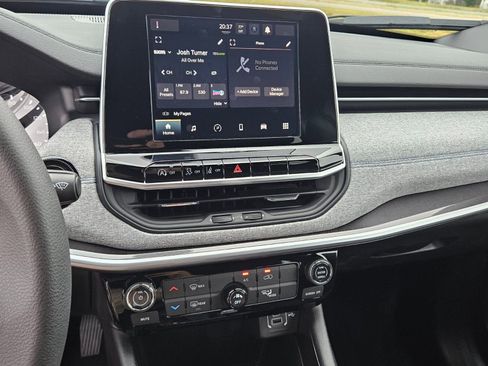 New 2025 Jeep Compass Sport image 18