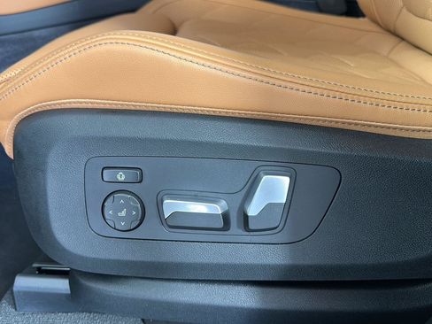 Used 2026 BMW X5 xDrive40i AWD/4WD image 12