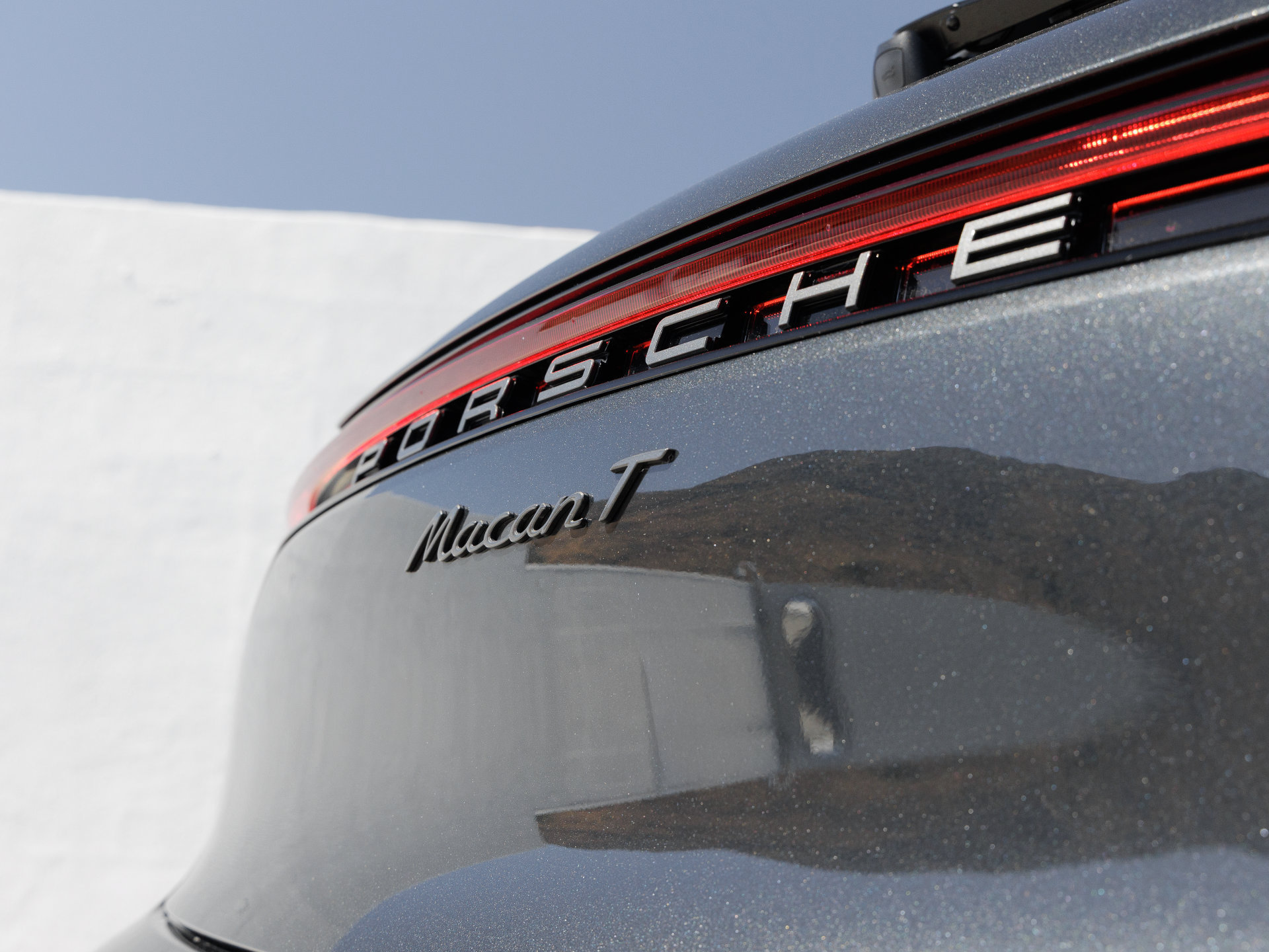 Certified 2026 Porsche Macan Turbo AWD/4WD image 12