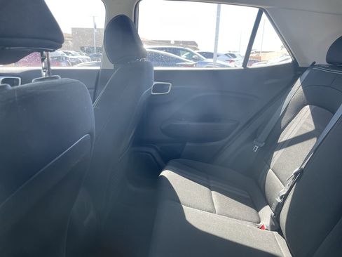 Used 2022 Hyundai Venue SEL image 7