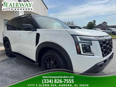Used 2025 Nissan Armada PRO-4X w/ Pro-4X Premium Package AWD/4WD image 3