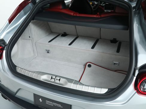 Certified 2018 Ferrari GTC4Lusso image 14