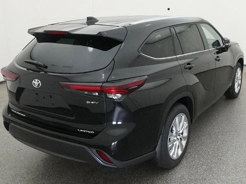 New 2026 Toyota Highlander Limited AWD/4WD image 8