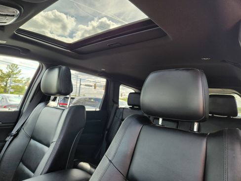 Used 2019 Jeep Grand Cherokee Limited w/ Trailer Tow Group IV image 11