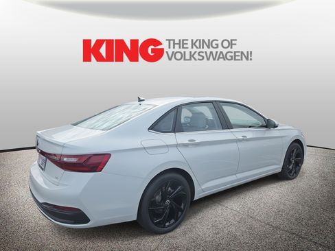 New 2026 Volkswagen Jetta SE image 3