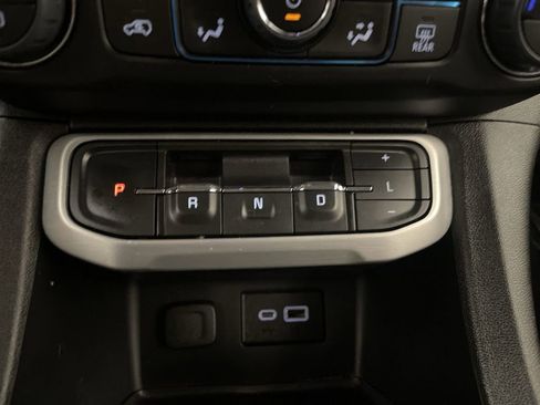 Used 2023 GMC Acadia SLE w/ Driver Convenience Package image 7