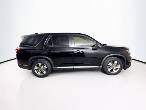 Certified 2025 Honda Pilot EX-L image 2