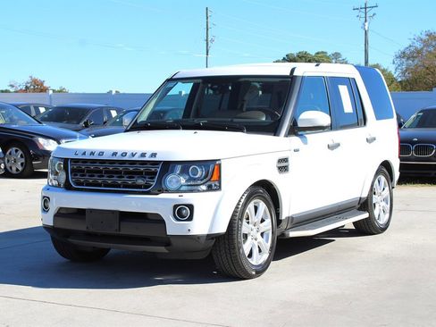 Used 2016 Land Rover LR4 HSE image 3