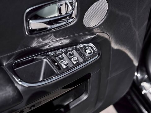 Used 2014 Rolls-Royce Ghost RWD image 34