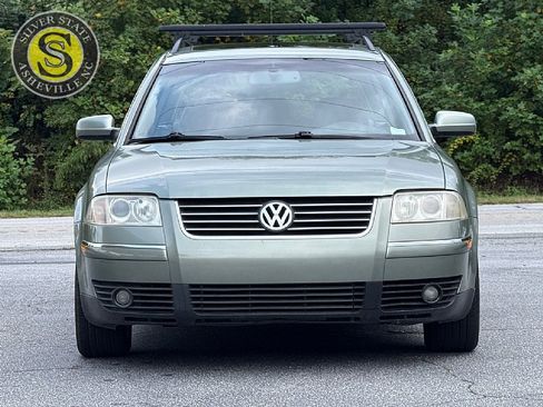 Used 2003 Volkswagen Passat GLX image 2