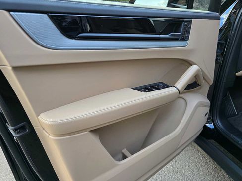 Used 2024 Porsche Cayenne S image 19