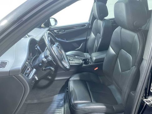 Used 2021 Porsche Macan AWD/4WD image 2