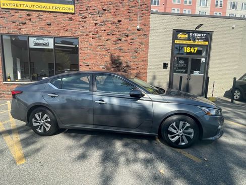 Used 2020 Nissan Altima 2.5 S image 3
