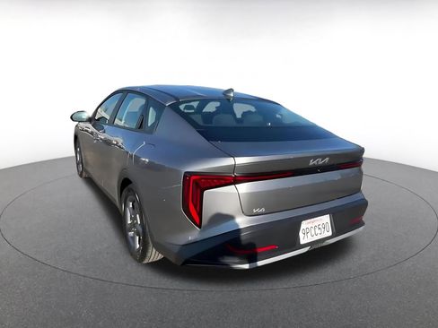 Used 2025 Kia K4 LXS image 11