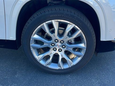 Used 2025 GMC Acadia Denali w/ Super Cruise Package image 9