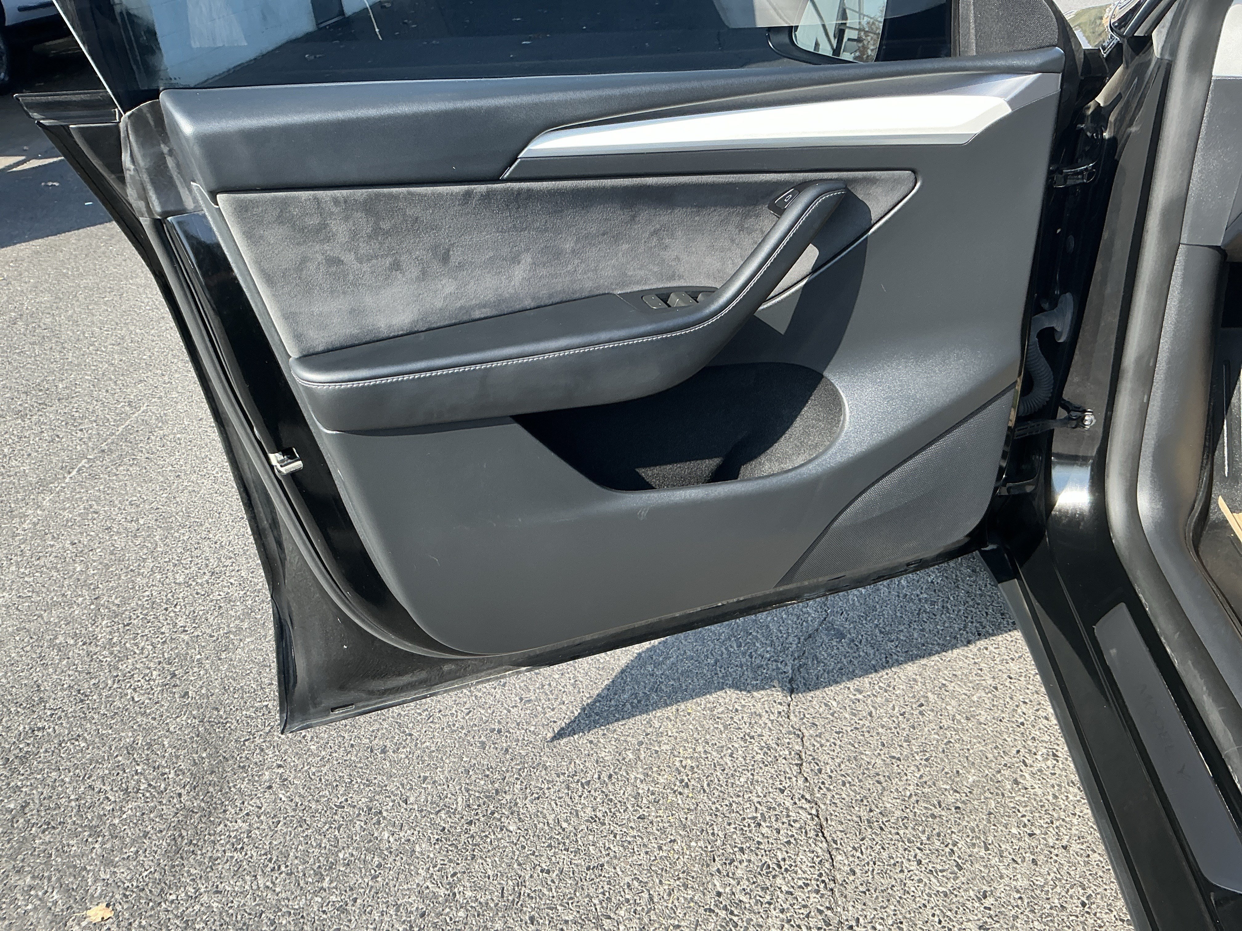 Used 2024 Tesla Model Y Long Range AWD/4WD image 13