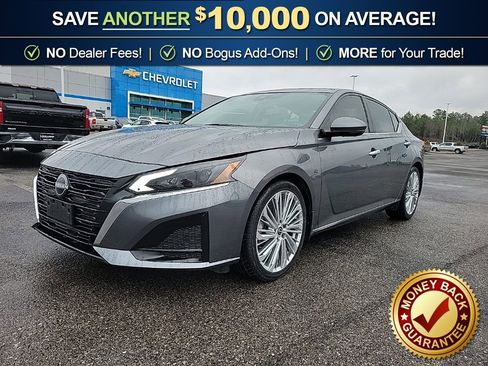 Used 2023 Nissan Altima 2.5 SL image 1