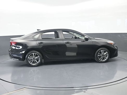 Used 2023 Kia Forte LXS FWD image 7