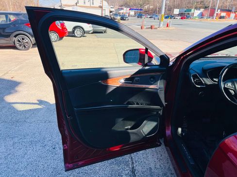 Used 2016 Lincoln MKX Select w/ Select Plus Package image 30