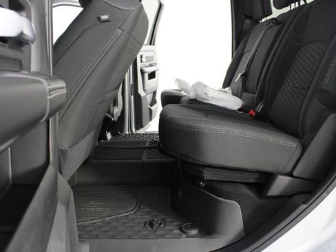 New 2026 RAM 2500 Big Horn AWD/4WD image 17