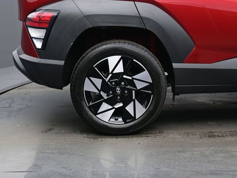 Used 2025 Hyundai Kona SEL AWD/4WD image 9