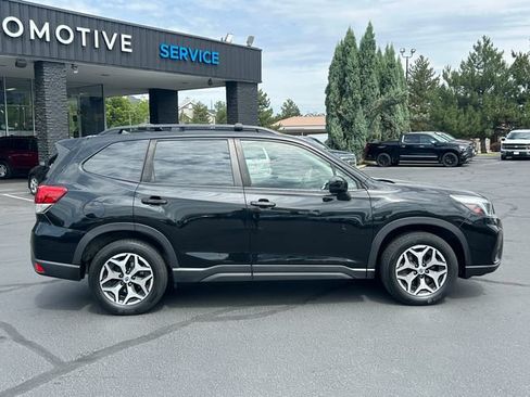 Used 2020 Subaru Forester Premium AWD/4WD image 2