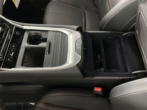 New 2025 Nissan Armada SL w/ Captain's Chari Seat Package image 21