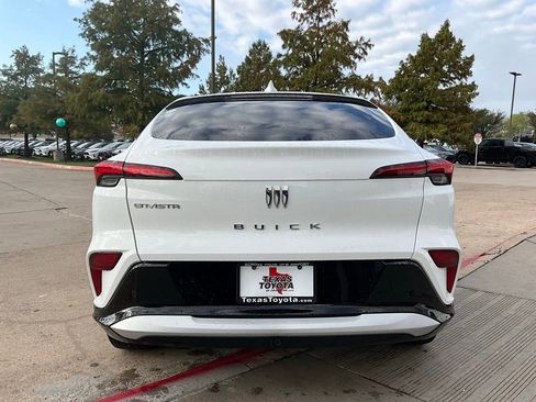 Used 2025 Buick Envista Sport Touring image 7