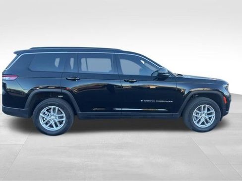 Used 2025 Jeep Grand Cherokee L Laredo image 4