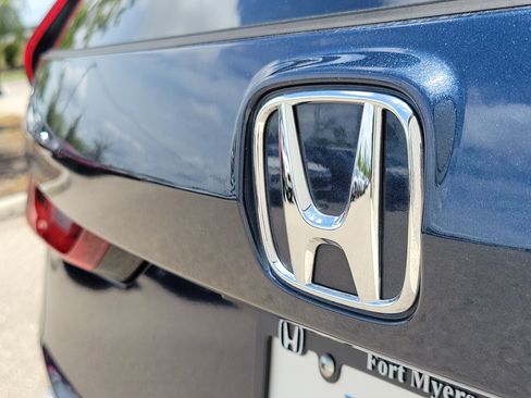 Used 2025 Honda CR-V Sport-L image 8