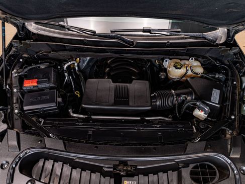 Used 2021 Cadillac Escalade Sport w/ LPO, Illumination Package image 31