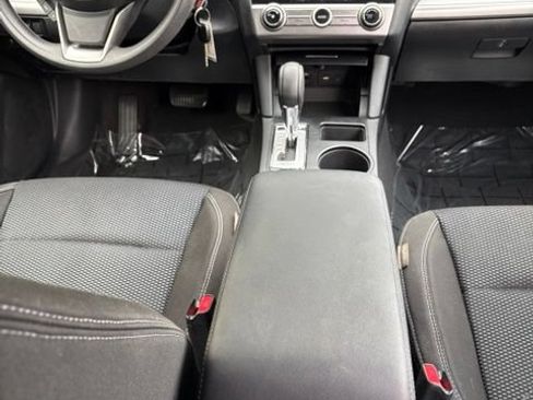 Used 2018 Subaru Outback 2.5i AWD/4WD image 18