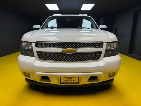 Used 2012 Chevrolet Suburban LT image 2