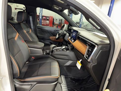 New 2026 GMC Canyon AT4 image 12