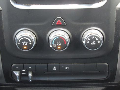 Used 2015 RAM 1500 Express AWD/4WD image 28
