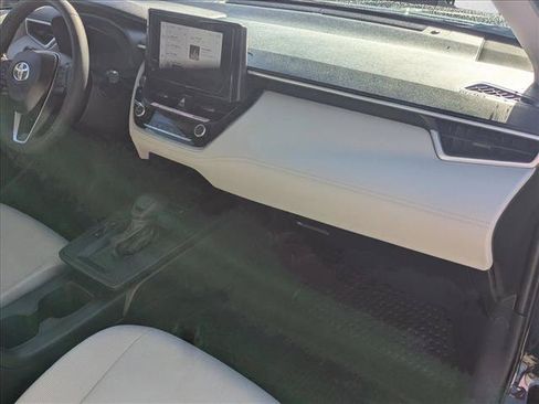 Used 2026 Toyota Corolla Cross LE FWD image 21