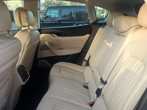Used 2019 Maserati Levante GranLusso image 27