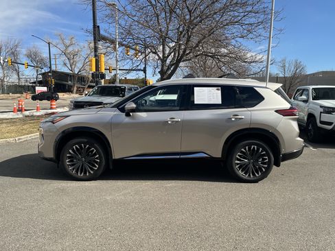 Certified 2026 Nissan Rogue Platinum w/ Platinum Premium Package image 7