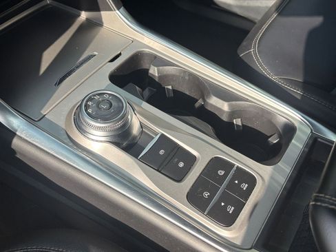 Used 2024 Ford Explorer Limited image 44