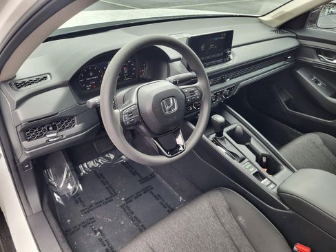 Used 2025 Honda Accord SE image 10
