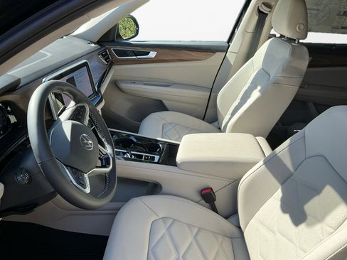 New 2026 Volkswagen Atlas SE image 9