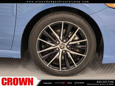 Used 2024 Toyota Camry SE FWD image 9