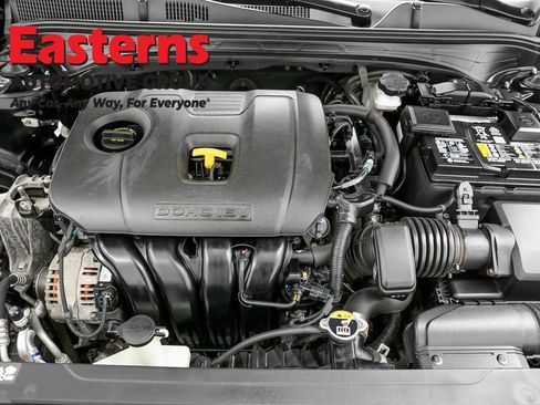 Used 2023 Kia Forte LXS w/ LXS Technology Package FWD image 7