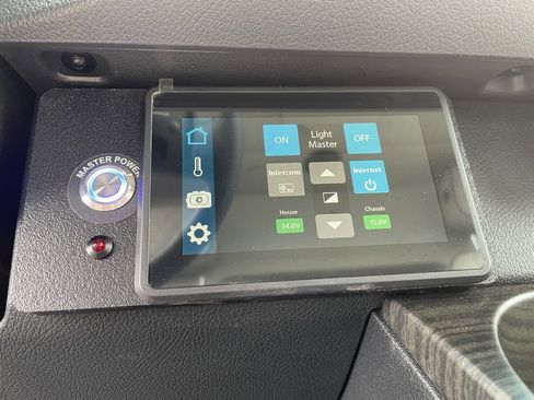 Used 2024 Mercedes-Benz Sprinter 3500 image 23