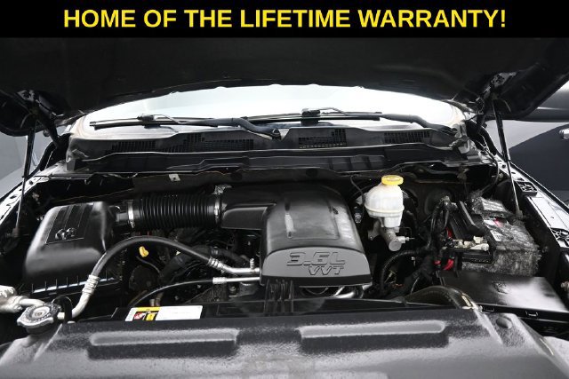 Used 2018 RAM 1500 Classic SLT AWD/4WD image 39